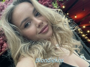 Blondiekiss