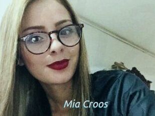 Mia_Croos