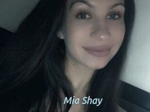 Mia_Shay