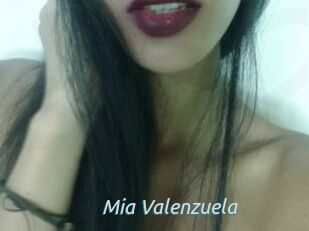 Mia_Valenzuela