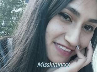 Misskinkyxx